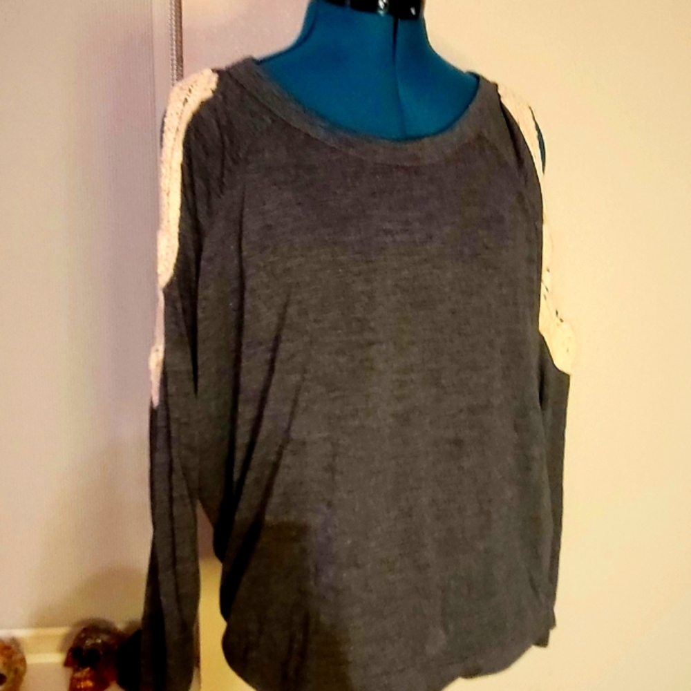 Cold shoulder top